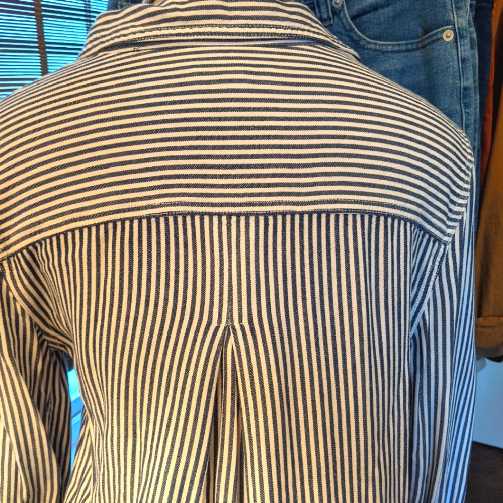 Beach Lunch Lounge Blue Striped Blouse - Picture 6 of 7